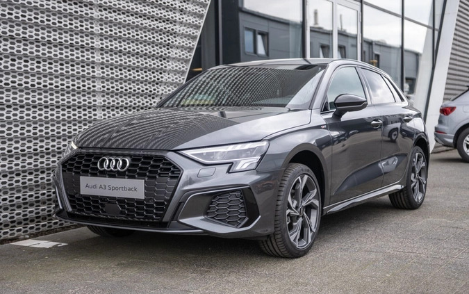Audi A3 cena 148773 przebieg: 5, rok produkcji 2024 z Śrem małe 379